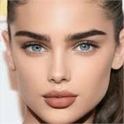 English tutor who teaches all ages including university students