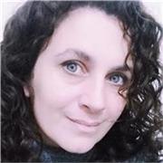 Docente de inglés con 20 años de experiencia dictando clases a niños, adolescentes y niños. Responsable, dedicada y flexible. 