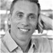 Insegnante proveniente dal mondo della comunicazione e della formazione. Adatto a costruire un metodo di studio adeguato