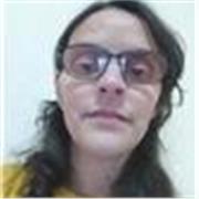 Titulada en filología inglesa y hablo español con fluidez 