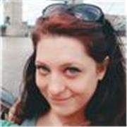 Directrice artistique spécialisée en stratégie & design de marque + UI design
