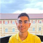 Soy estudiante de Licenciatura en Ciencias Sociales, viviendo en Bilbao, España, tengo capacidad de enseñar todo lo que aprendo.