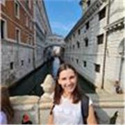 Maestra de nivel Primario, para todas las áreas de la Educación Básica y Profesora de Inglés. Con 30 años de experiencia