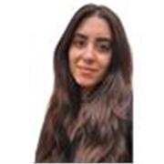 Me defino como una profesora apta para poder enseñar a alumxs de todos los niveles de una forma divertida y entretenida