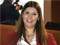 Collaboratrice presso uno studio di commercialisti e laureata in economia aziendale impartisce lezioni di economia aziendale
