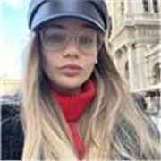Studentessa diplomata al liceo linguistico, disponibile a dare una mano a chi non riesce a partire con il piede giusto