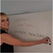 Educadora de estrategias emocionales para promover el bienestar familiar, y mejorar la comunicación de sentimientos.