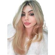 Laureata in comunicazione da ripetizioni per materie letterarie. 