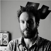 Chitarrista con esperienza impartisce lezioni private di chitarra elettrica e acustica livello base per ragazzi e adulti