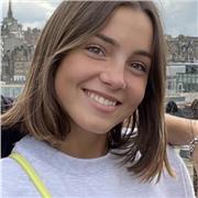 Profesora de Lenguaje Musical (Conservatorio de Musica), Química y Biología imparte clases