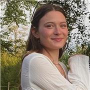 Étudiante en droit, je propose des cours particuliers et personnalisés afin de vous accompagner dans votre scolarité.