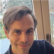 I am French and ready to give tailored lessons to each level.