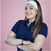 Médica titulada con experiencia en tutorías, ofrece clases de inglés dinámicas y personalizadas para niños y adolescentes.