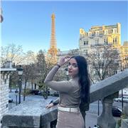 Licenciada en Criminología que siempre he sacado sobresaliente en asignaturas de letras.