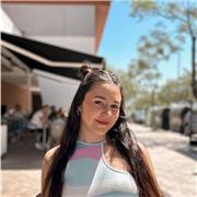 Profesora de matemáticas que imparte clase para cualquier curso de primaria