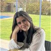 Profesora de Primaria apta para todas las edades y asignaturas. 