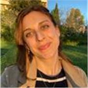 Docente di materie letterarie con esperienza impartisce lezioni ad alunni di scuole elementari, medie e superiori. Discipline insegnate: italiano, storia e geografia, latino, greco unitamente alle lingue straniere: inglese, francese e spagnolo