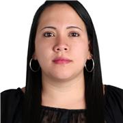 Profesora de contabilidad y seguridad y salud en el trabajo a estudiantes de cualquier edad