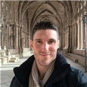 Titulado en el First Certificate in English de Cambridge (FCE) ofrece clases de inglés particulares en Barcelona. Si quieres aprender o mejorar tu inglés y obtener resultados visibles, me gustaría ayudarte y acompañarte en el proceso