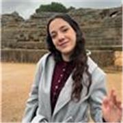 Soy una estudiante universitaria, con nacionalidad española y canadiense. Me gustaría dar clase a niños de primaria 