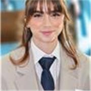 Cerchi qualcuno che ti possa aiutare a svolgere al meglio i tuoi compiti? Eccomi, un aiuto concreto per sopravvivere ai compiti.