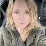 English tutor available for online lessons