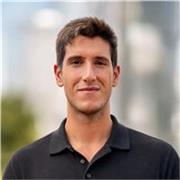 Coach profesional certificado ICF especializado en liderazgo, gestión emocional y desarrollo socioemocional en Barcelona.