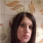 Insegnante di lingue e letterature straniere moderne pluriabilitata in inglese francese medie e superiori, laurea in Lingue e letterature straniere moderne e Scienze della formazione primaria , offre lezioni di inglese e francese per tutti i livelli di or