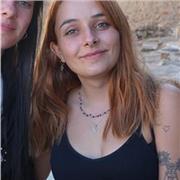 Profesora titulada en Educación Primaria con master en Didáctica de las Matemáticas.