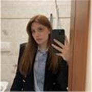 Studentessa di medicina impartisce lezioni online di: matematica; chimica; biologia; letteratura italiana