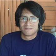 Ingeniero que imparte clases de matemática a nivel secundaria y de pregrado