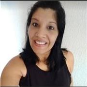 Professora de Química, com 13 anos de experiência em educação de formação básica e técnica, além de atuação em sólidas redes de ensino