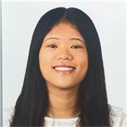 Monitora de ocio y tiempo libre estudiando la carrera de Educación Primaria en la UR