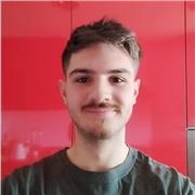 Diseñador gráfico con dos años de experiencia como freelance. Podré dar clases a personas que quieran aprender a diseñar