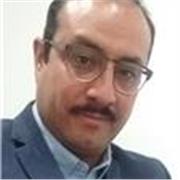 Profesor de Administración, especializado en Gerencia en Autoservicios. Ventas, controles, cadenas de suministro, servicio a clientes, desarrollo de competencia laborales. Cómo iniciar una empresa