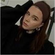 Personal Stylist with a background in Fashion Design & Marketing teaching all things Style & Fashion