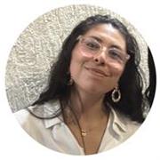 Docente universitario con experiencia desarrollando habilidades creativas