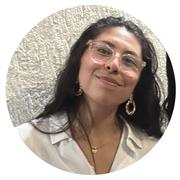 Docente universitario con experiencia desarrollando habilidades creativas