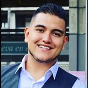 Profesor especializado en psicología de las organizaciones y el trabajo, a su vez con un enfoque didáctico para el campo escolar