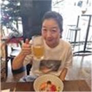 I tailor my lessons to suit adult learners. I have been teaching Korean at International House London since 2019.