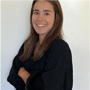 Profesora de apoyo escolar especializado en clases para niños de forma online y presencial