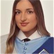 Me apasiona la enseñanza y disfruto ayudando a los niños de primaria a mejorar en sus estudios. 