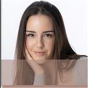 Profesora joven, con ganas de enseñar. He pasado un año en Irlanda, nivel First Certificate (B1), para ayudar con la pronunciación