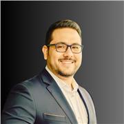 Hey there! I'm Alfredo, passionate about teaching Spanish with an authentic Peruvian flair. My goal is to take your language proficiency beyond the advanced intermediate level, catering to students and professionals looking to enhance pronunciation and co