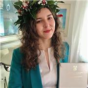 Laureata in Lettere moderne impartisce lezioni di latino