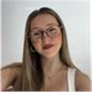 Estoy graduada en Educación Infantil y Educación Primaria especializada en Pedagogía Terapéutica