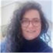 Maestra de primaria ofrece clases de apoyo educativo