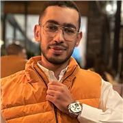 Etudiant en master 1 en droit, bilingue, enseigne l'anglais que ca soit orale ou ecrit a tous les niveaux