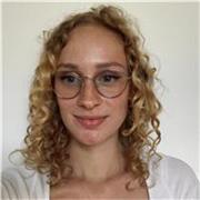 Online-Nachhilfe in Mathe mit sportlicher Lehrerin