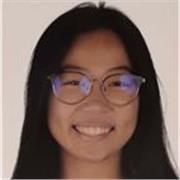 Profesora de matemáticas y física, actualmente estudiante del doble grado, para alumnos de ESO y bachillerato.